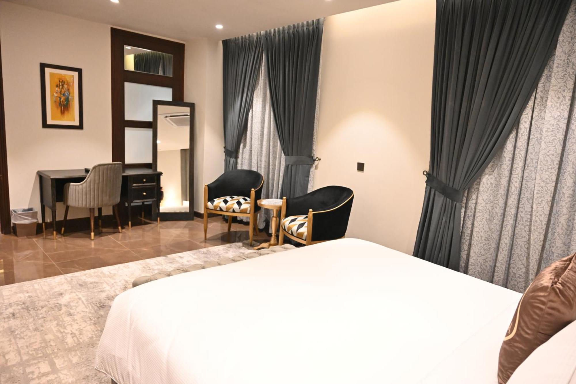 Jacaranda Heights Hotel Iszlámábád Kültér fotó