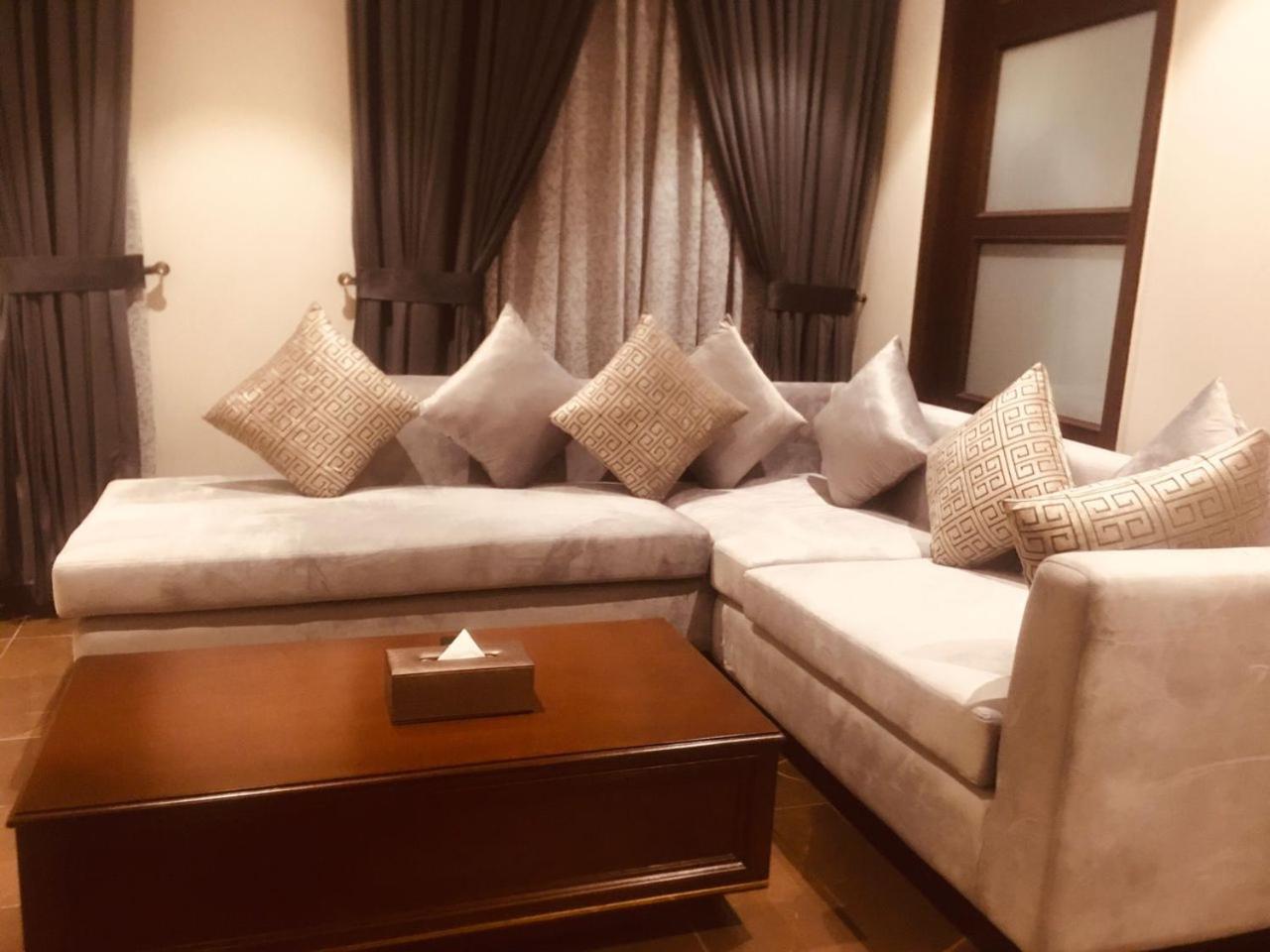 Jacaranda Heights Hotel Iszlámábád Kültér fotó