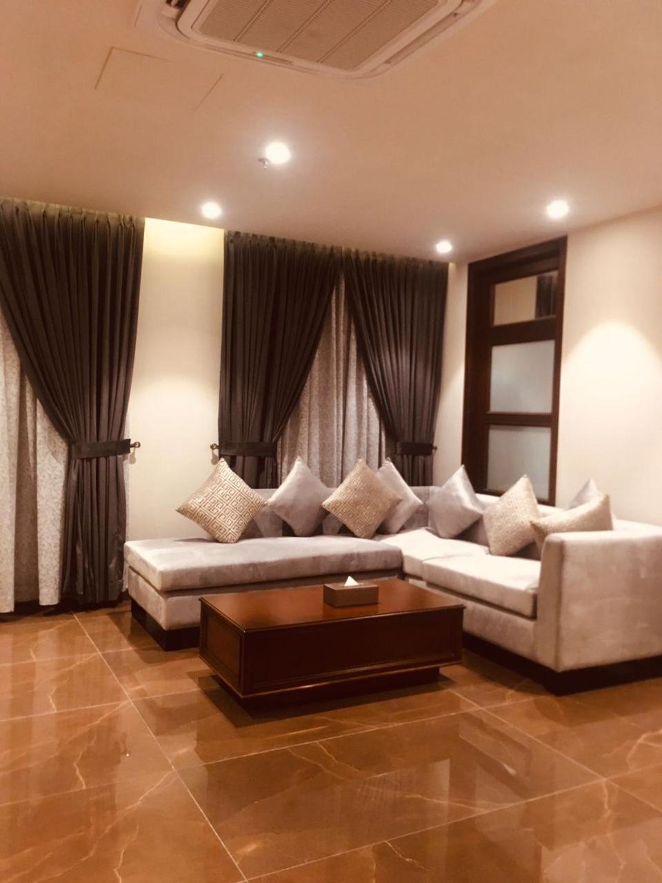 Jacaranda Heights Hotel Iszlámábád Kültér fotó