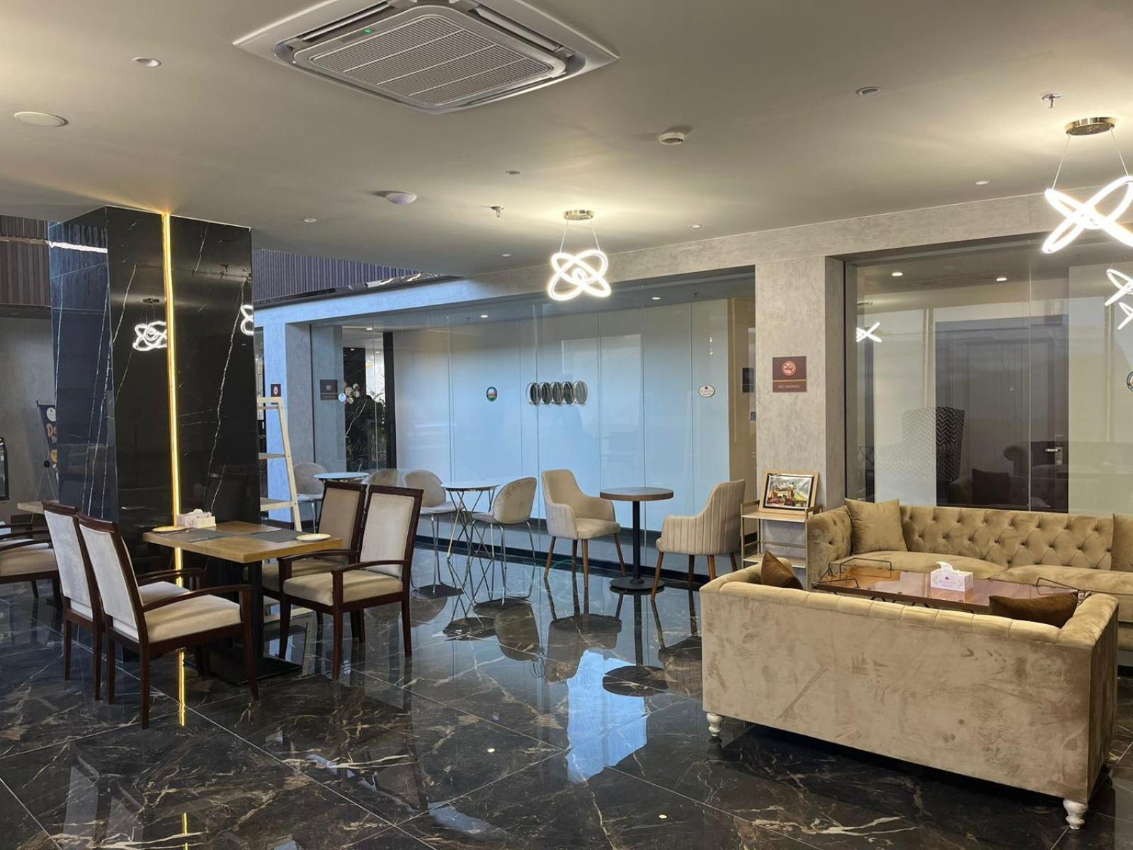 Jacaranda Heights Hotel Iszlámábád Kültér fotó