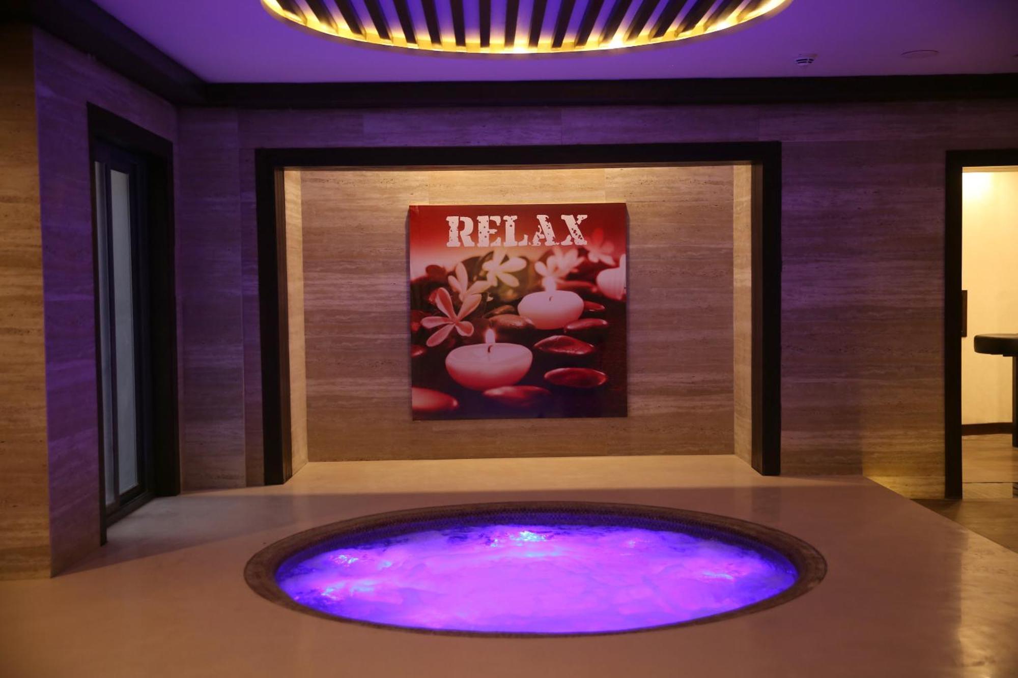Jacaranda Heights Hotel Iszlámábád Kültér fotó